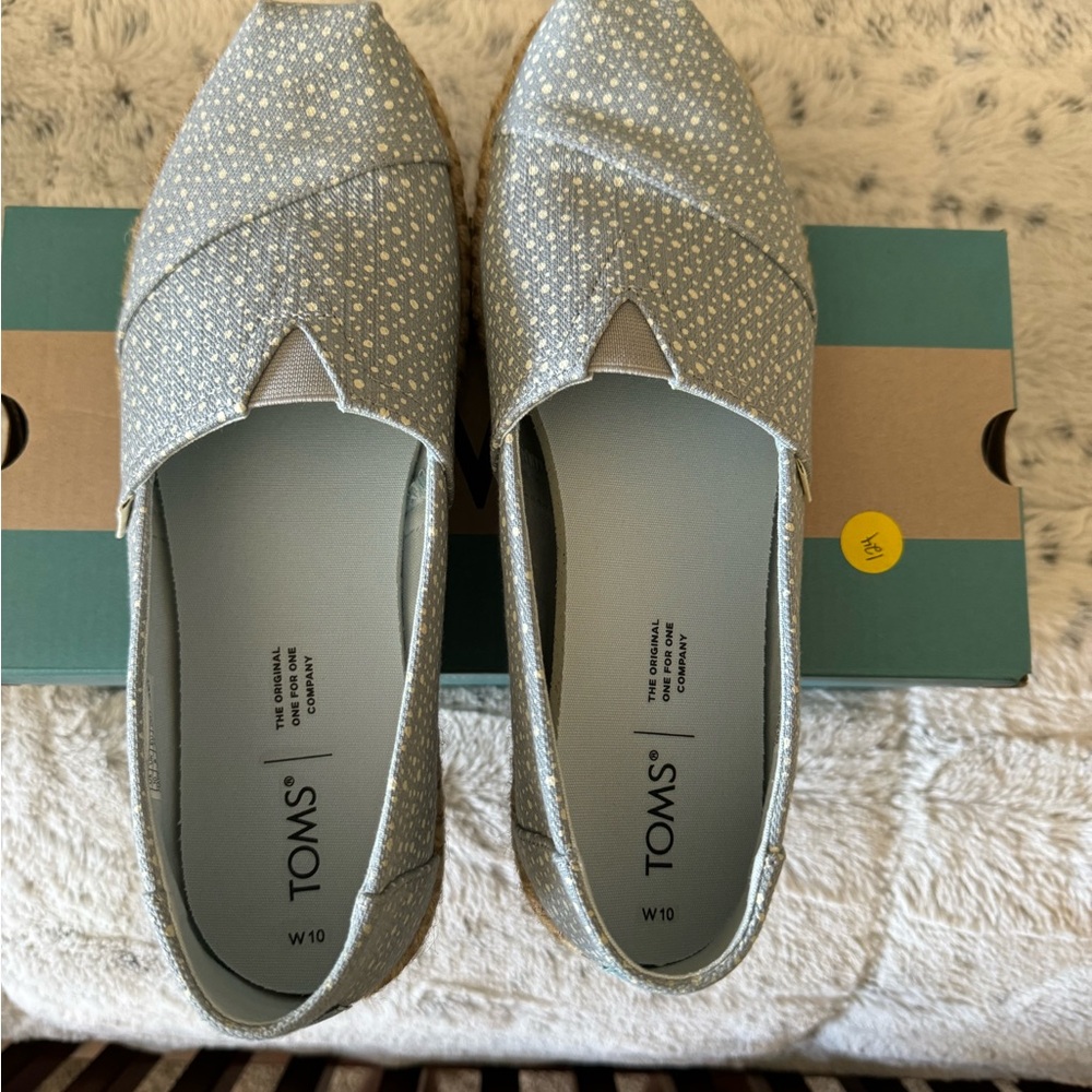 SOLD. Toms Alpargata rope, sky blue, sunspots, cross weave, women’s size 10